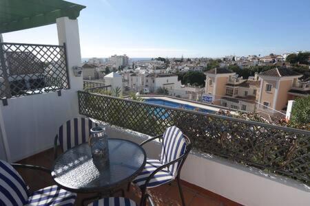 Amplio Apartamento Con Piscina Cerca De La Playa Нерха Экстерьер фото