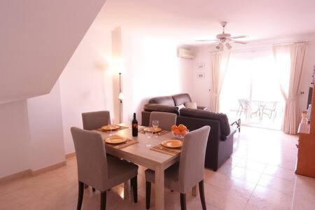 Amplio Apartamento Con Piscina Cerca De La Playa Нерха Экстерьер фото
