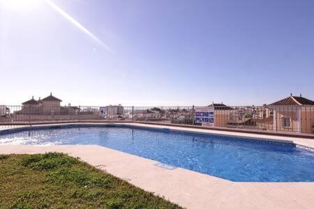 Amplio Apartamento Con Piscina Cerca De La Playa Нерха Экстерьер фото